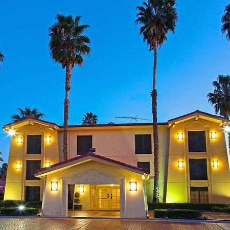 Hotel Super 8 By Wyndham San Bernardino Exterior foto
